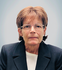 headshot Deb Dore